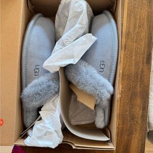BRAND NEW UGG SCUFFETTE II - Soft Gray/light blue Fur Slippers. Never worn